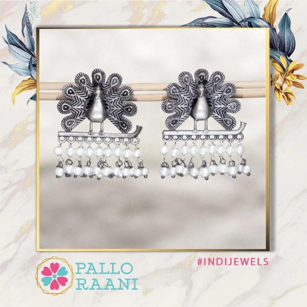 Peacock silver-alike earrings - silver